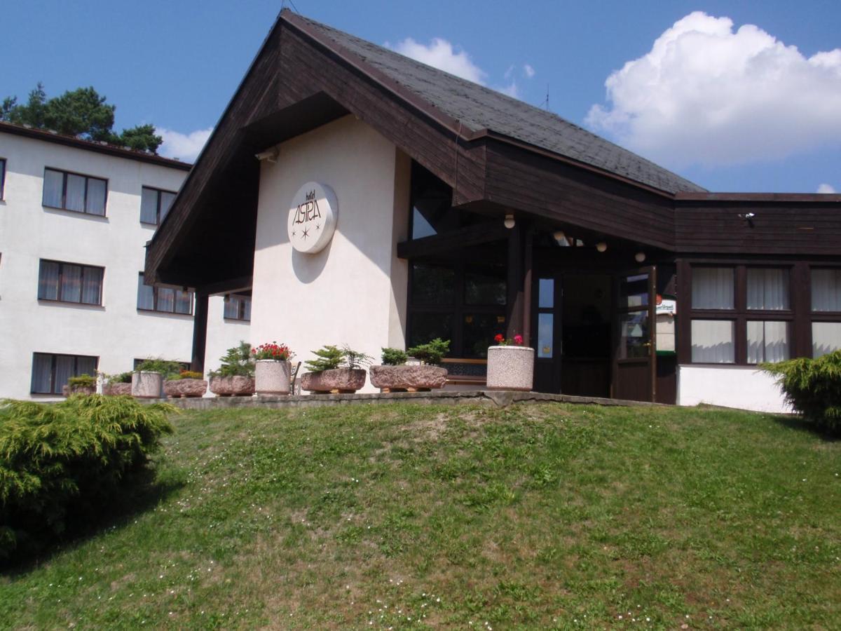 Hotel Astra Tuchlovice Extérieur photo